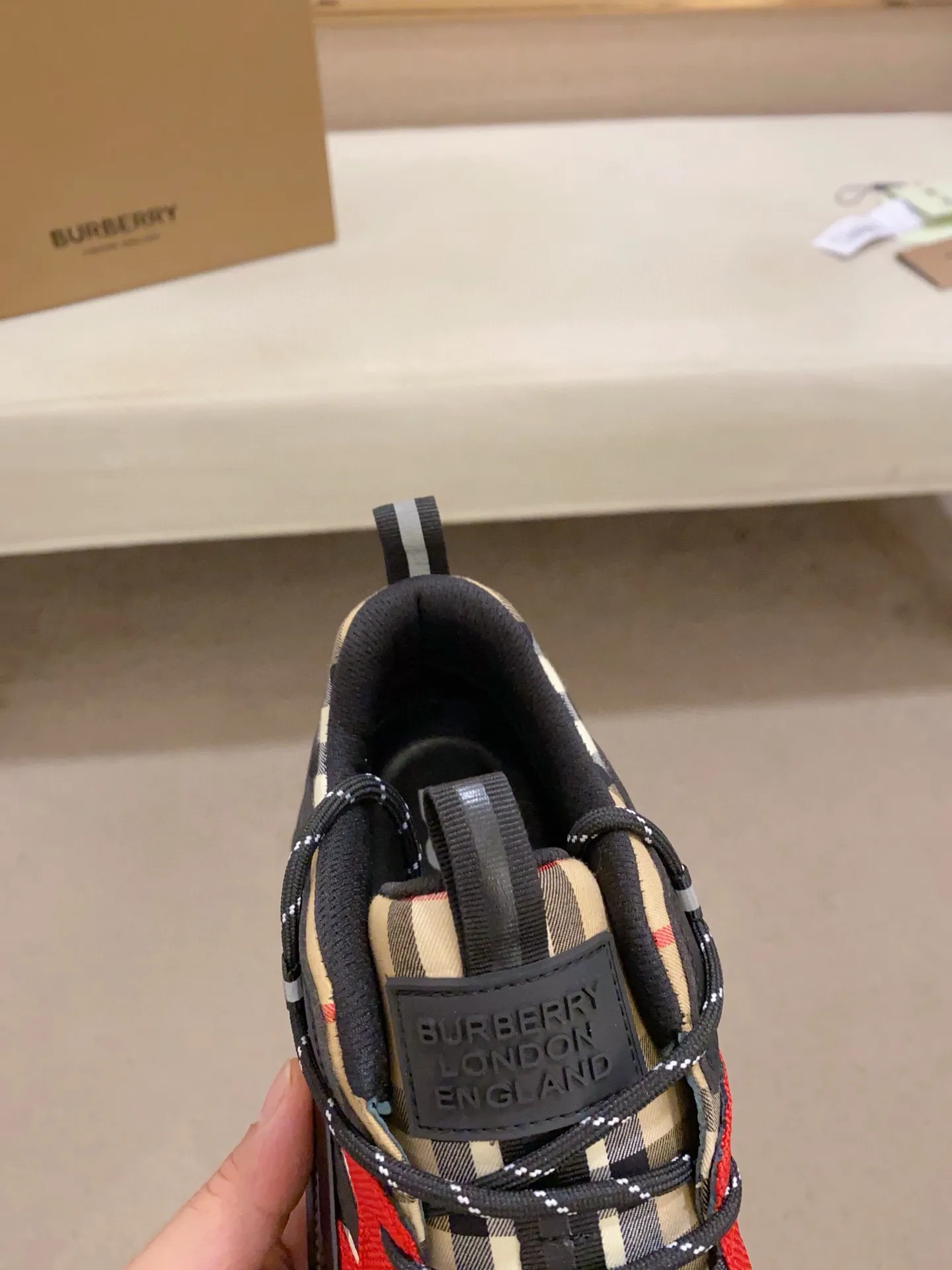 Men's shoes 💰: 640💰🇮🇹🇮🇹BURBERRY's top purchasing agents are available simultaneously at the counter. 🔍🔍Synchronized sales. Positive code number: 38-46. Italian imported cowhide, fully imported sheepskin lining, sole: original sole provided by the original factory, exclusive movable molded sole, super comfortable, original factory follow-up goods, 🔍🔍high quality, you can enter and exit the counter at will, welcome to compare